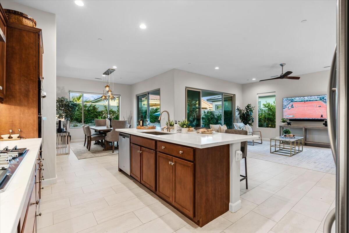 19 Prosecco Rancho Mirage, CA 92270 - Photo 16 of 61 09-19 Prosecco -38