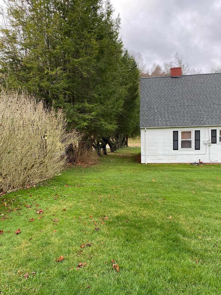 562 Fairground Road Tazewell, VA 24651 - Photo 4 of 24 Gallery Image 4