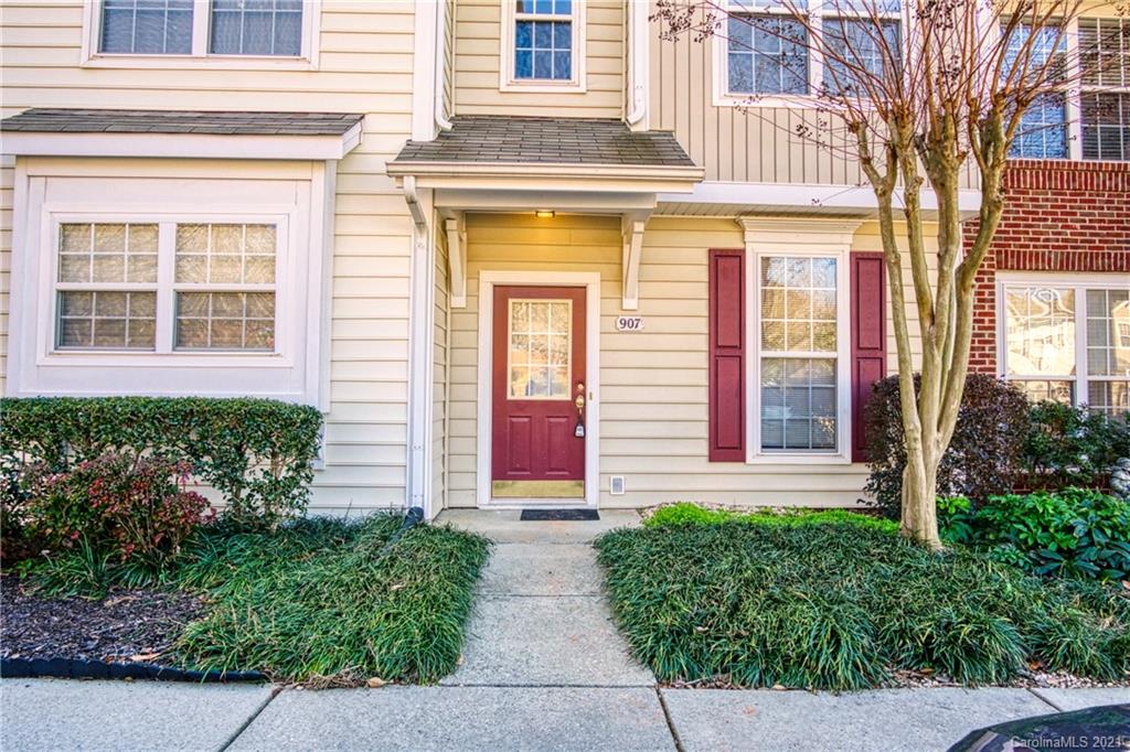 907 Azurine Circle Fort Mill, SC 29708 - Photo 3 of 23