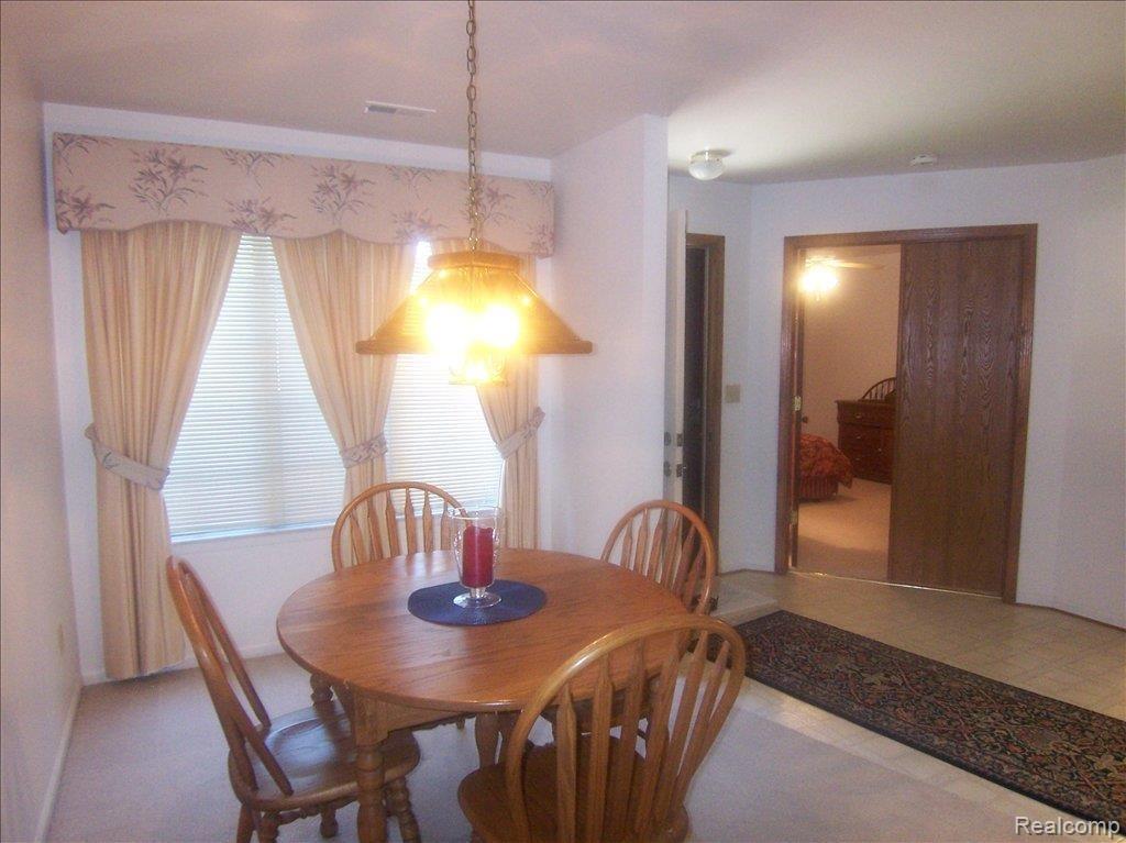 1553 Meadowside Drive, Unit 182 Rochester, MI 48307 - Photo 16 of 25 Dining Rm
