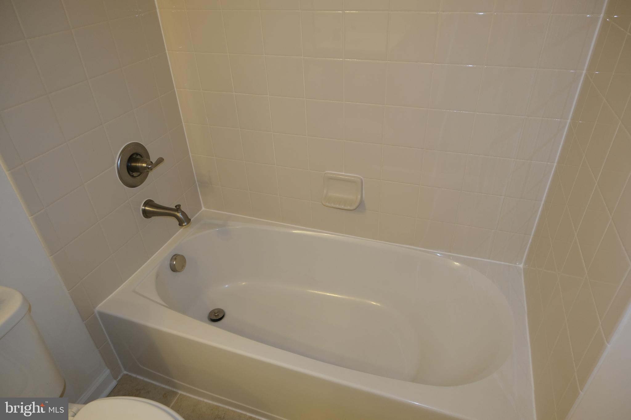 6254 Ritter Drive Frederick, MD 21703 - Photo 26 of 41 Tub and tile