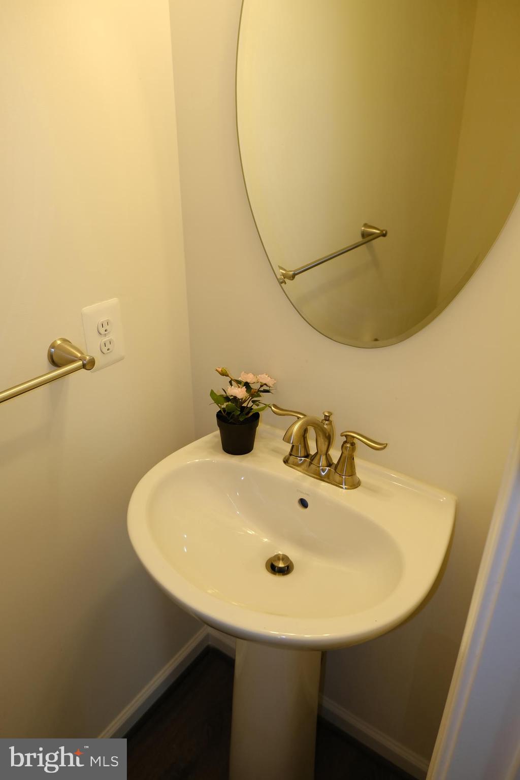 6254 Ritter Drive Frederick, MD 21703 - Photo 6 of 41 Convenient powder room off living area