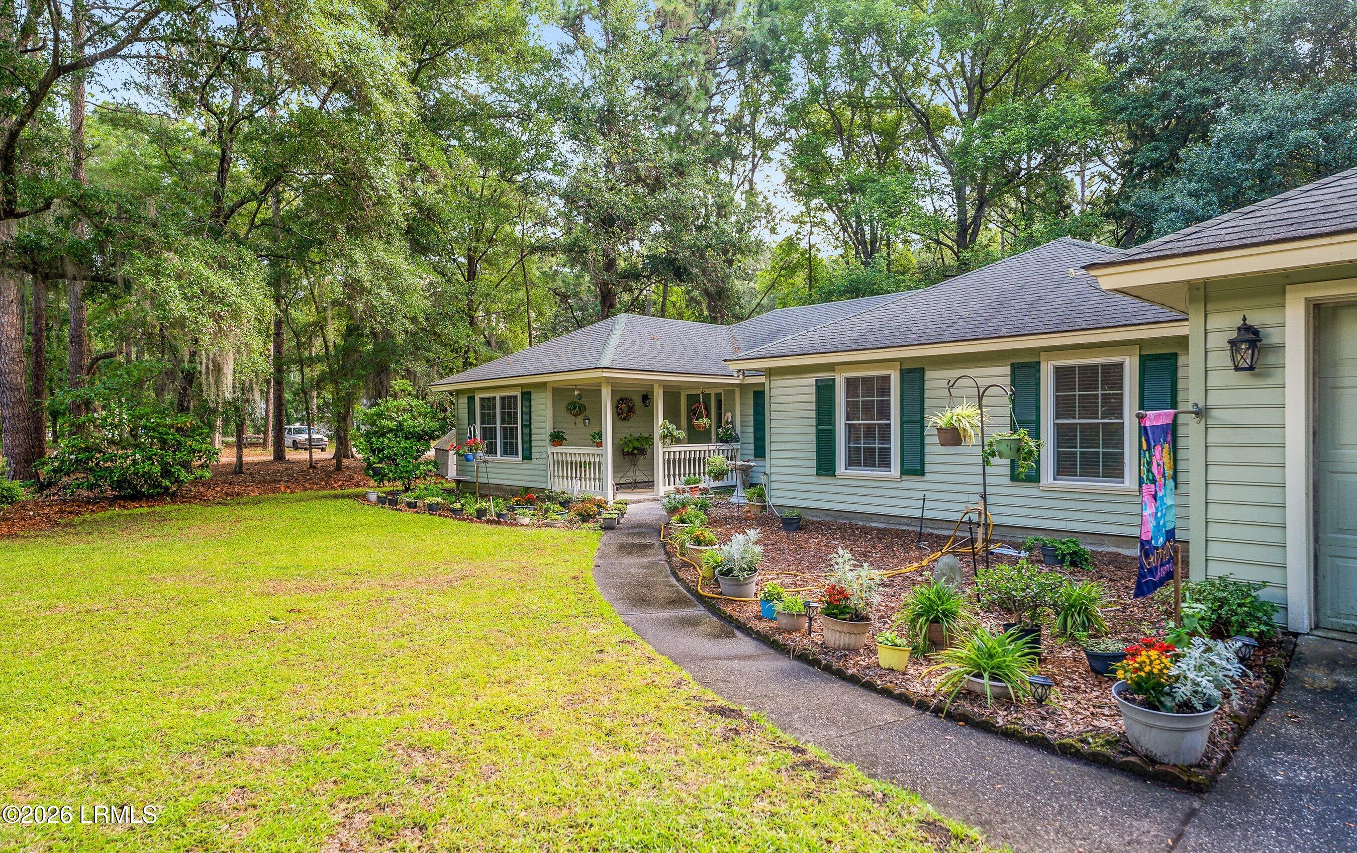 156 Middle Road Beaufort, SC 29907 - Photo 3 of 35 DSC00673-166-1.jpg-SMALL