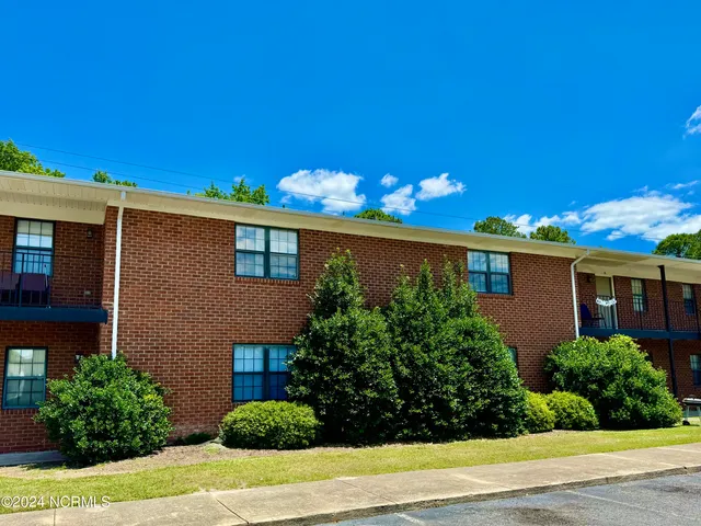 $850 | 3311 Landmark Street, Unit 6, Greenville, NC 27834