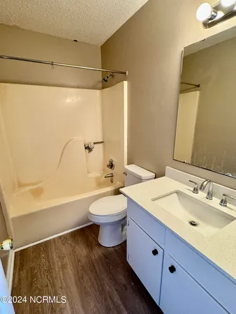 $850 | 3311 Landmark Street, Unit 6, Greenville, NC 27834