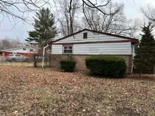 2726 Lancaster Drive Markham, IL 60428 - Photo 3 of 13 a view of a house with a yard