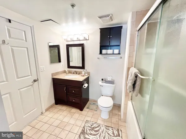 $2,425 | 3830 9th Street North, Unit 105, Arlington, VA 22203