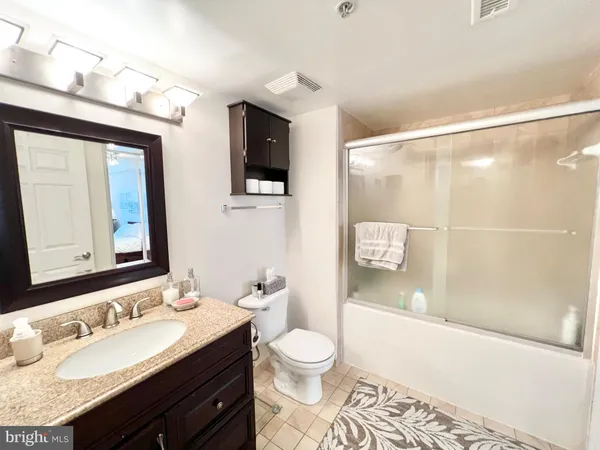 $2,425 | 3830 9th Street North, Unit 105, Arlington, VA 22203