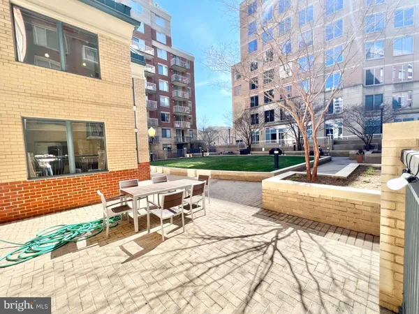 $2,425 | 3830 9th Street North, Unit 105, Arlington, VA 22203