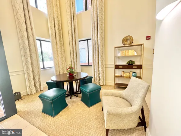 $2,425 | 3830 9th Street North, Unit 105, Arlington, VA 22203