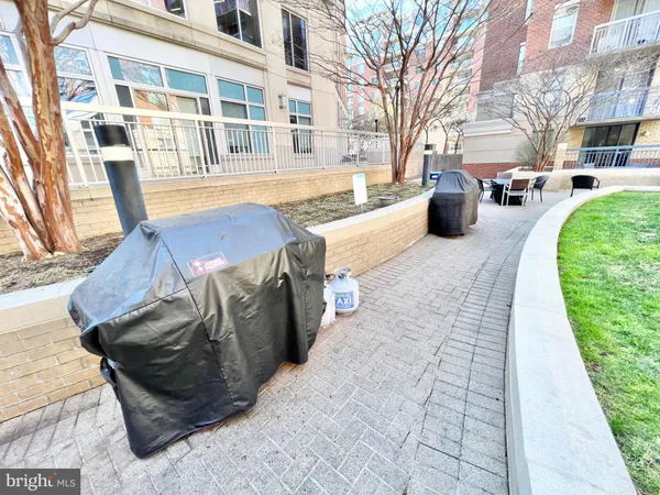 $2,425 | 3830 9th Street North, Unit 105, Arlington, VA 22203