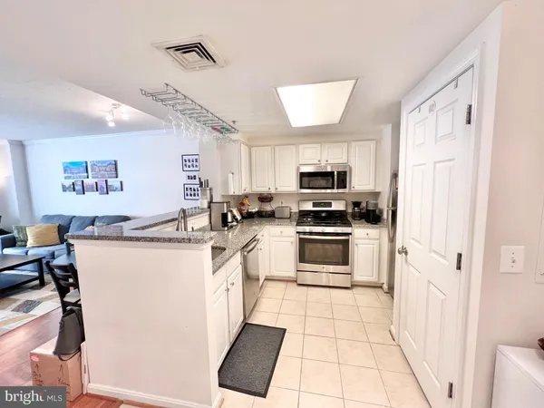 $2,425 | 3830 9th Street North, Unit 105, Arlington, VA 22203