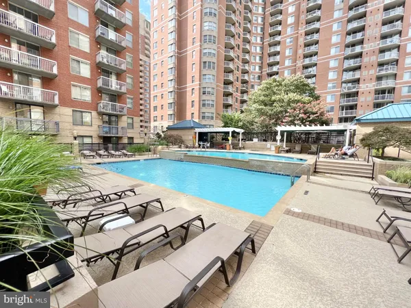 $2,425 | 3830 9th Street North, Unit 105, Arlington, VA 22203