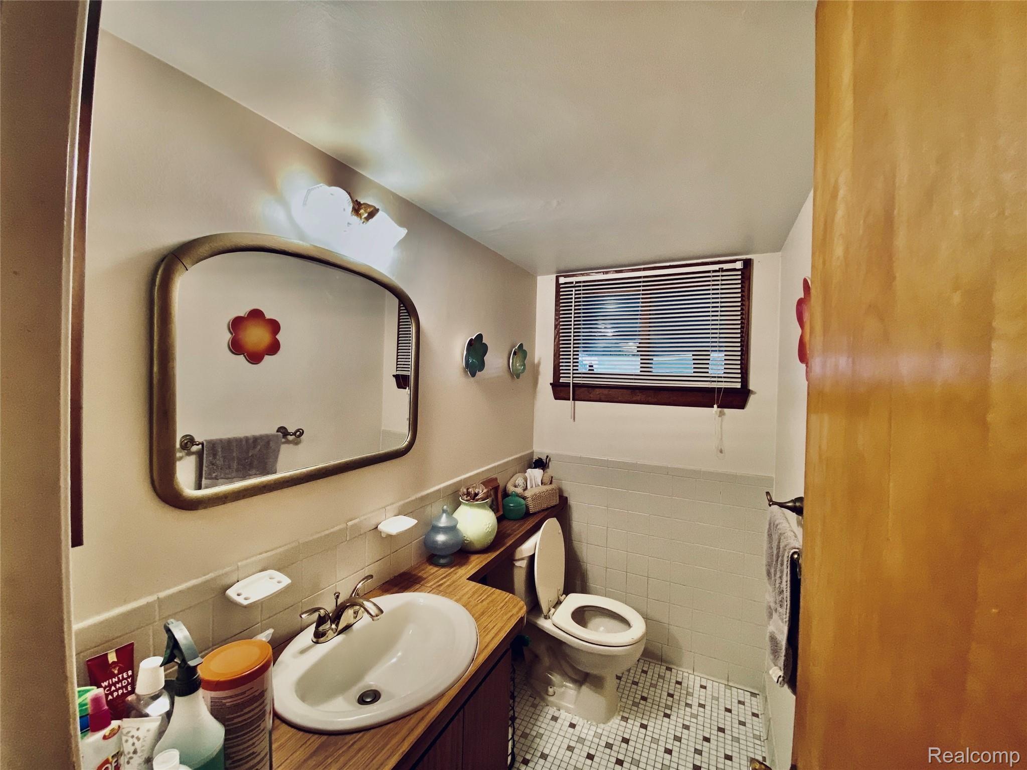 18484 Davidson Road Fraser, MI 48026 - Photo 14 of 45 Half Bath.JPG