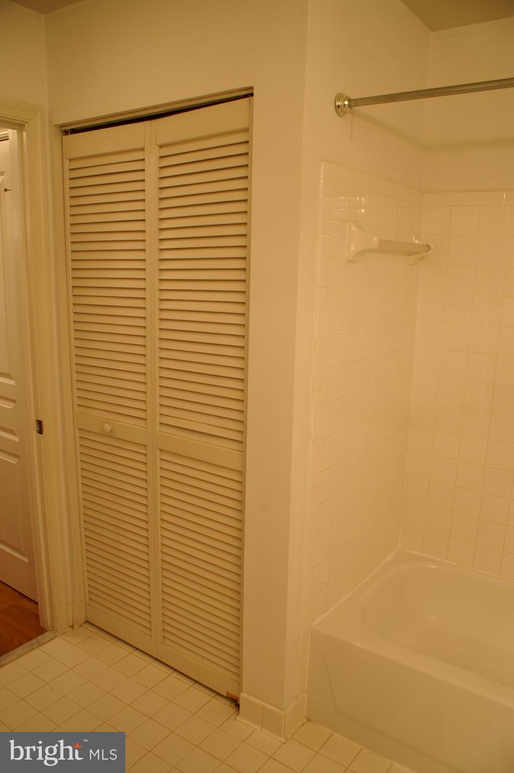 5563 Seminary Road, Unit 111 Falls Church, VA 22041 - Photo 17 of 27 Master Bath