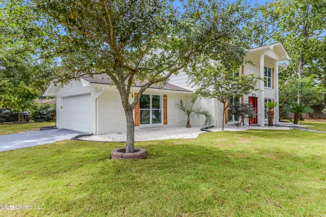 $325,000 | 2230 Baywood Drive, Biloxi, MS 39532