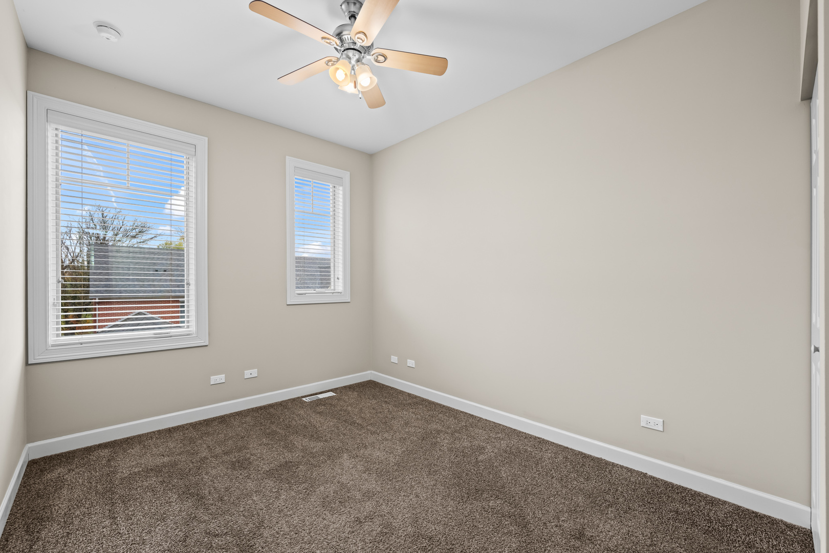 86 Legacy Lane Wheeling, IL 60090 - Photo 14 of 21