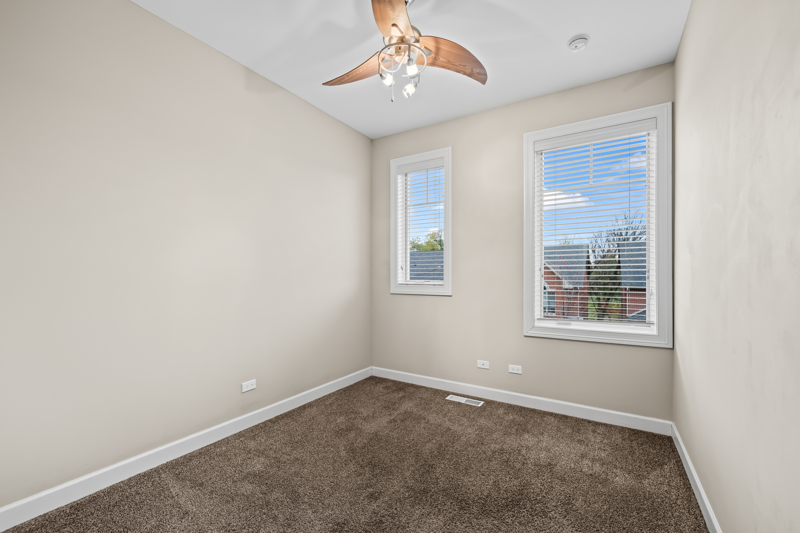 86 Legacy Lane Wheeling, IL 60090 - Photo 15 of 21