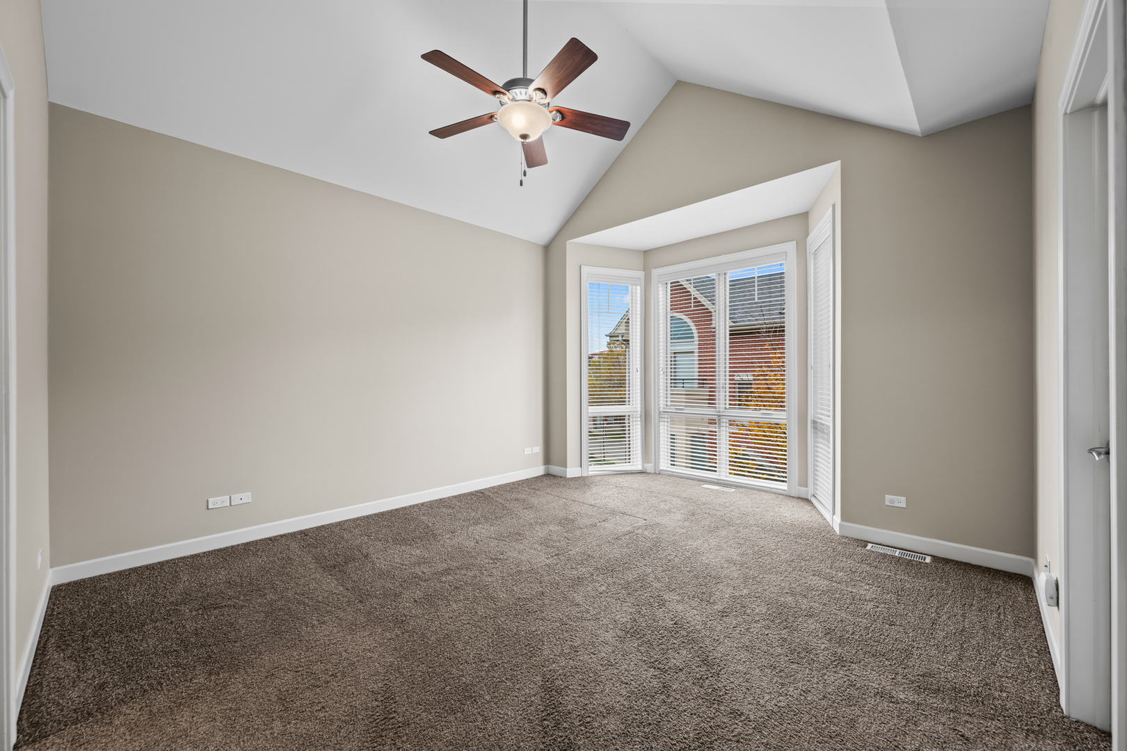 86 Legacy Lane Wheeling, IL 60090 - Photo 10 of 21