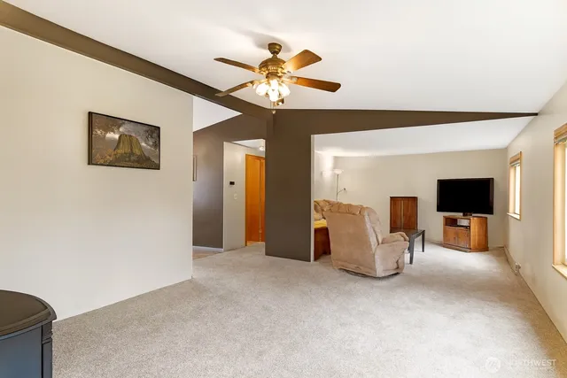 a view of a livingroom with furniture