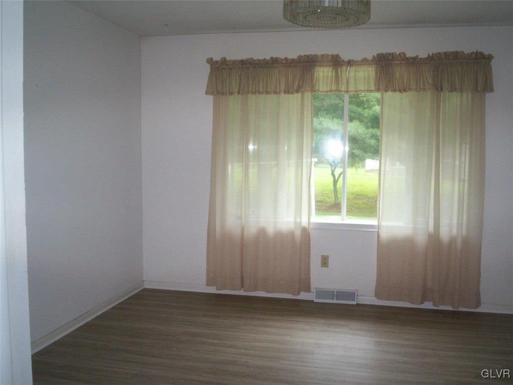 8936 Pleasant View Road Bangor, PA 18013 - Photo 11 of 29 Formal Dining Room