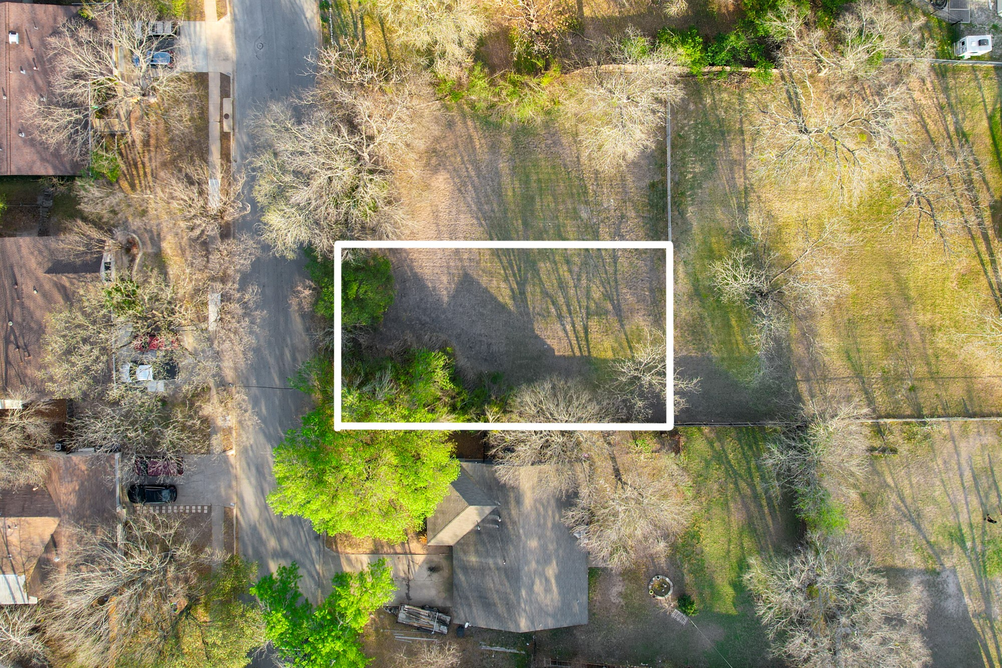 9313 Independence Loop Austin, TX 78748 - Photo 3 of 17 a bird view of a house and a yard