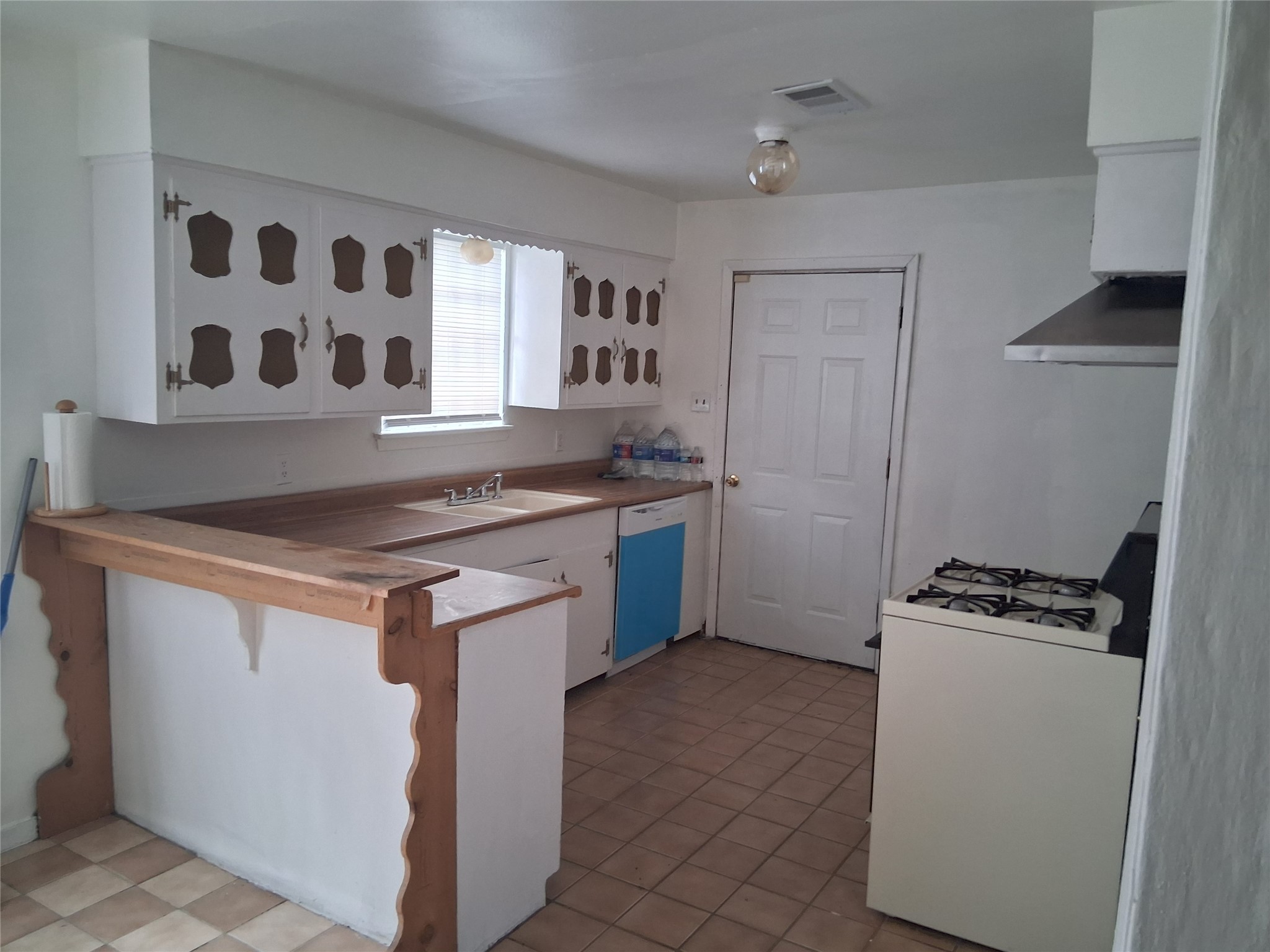 3513 Rockingham Street Houston, TX 77051 - Photo 5 of 21 Gallery Image 5