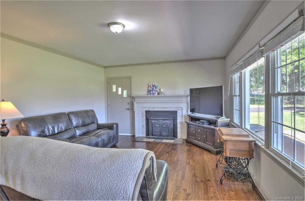 218 Hammett Bridge Road Greer, SC 29650 - Photo 14 of 38