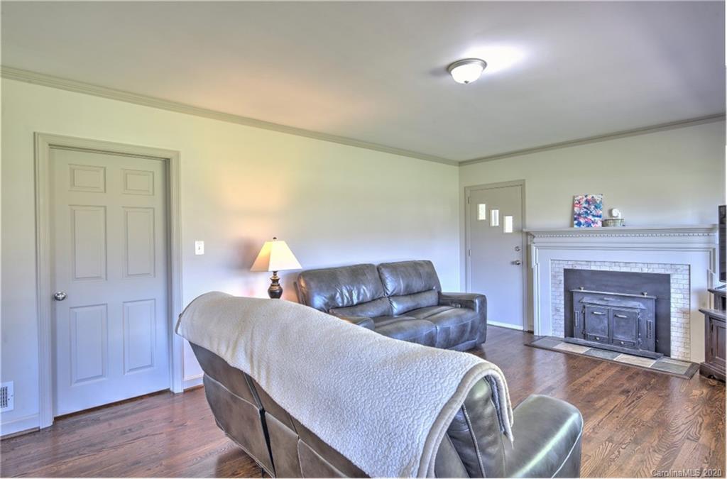 218 Hammett Bridge Road Greer, SC 29650 - Photo 15 of 38