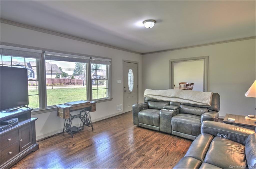 218 Hammett Bridge Road Greer, SC 29650 - Photo 16 of 38