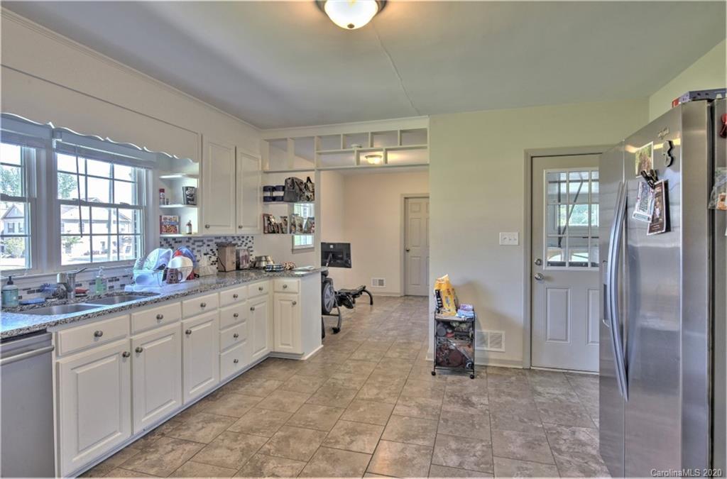 218 Hammett Bridge Road Greer, SC 29650 - Photo 23 of 38