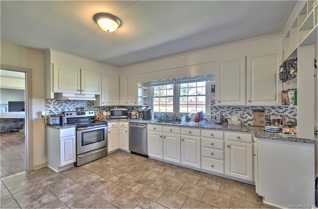 218 Hammett Bridge Road Greer, SC 29650 - Photo 24 of 38