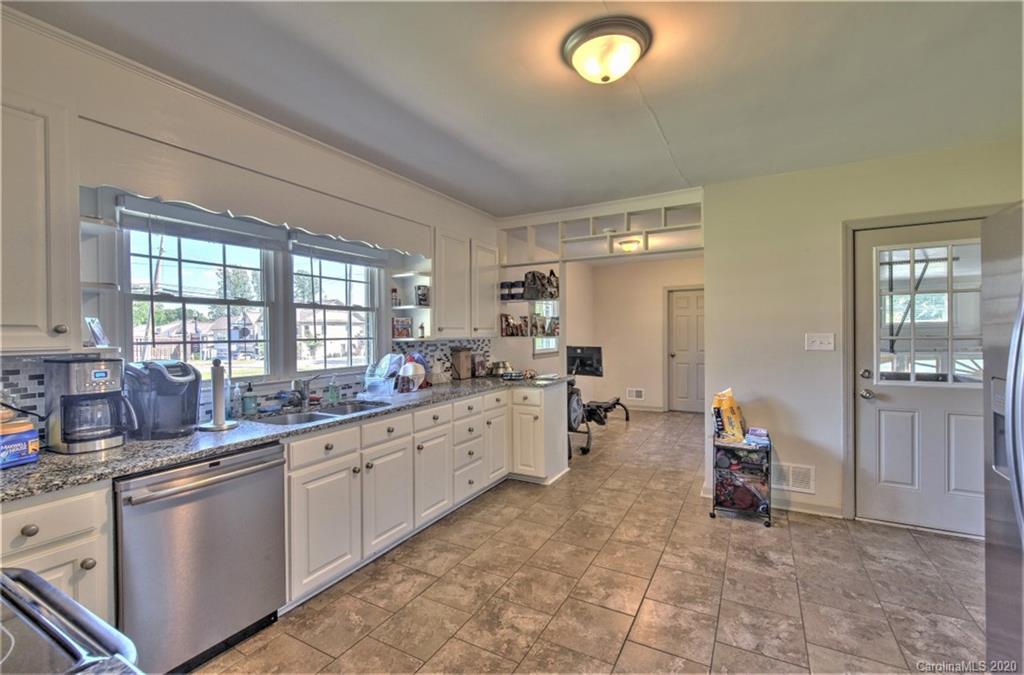 218 Hammett Bridge Road Greer, SC 29650 - Photo 26 of 38