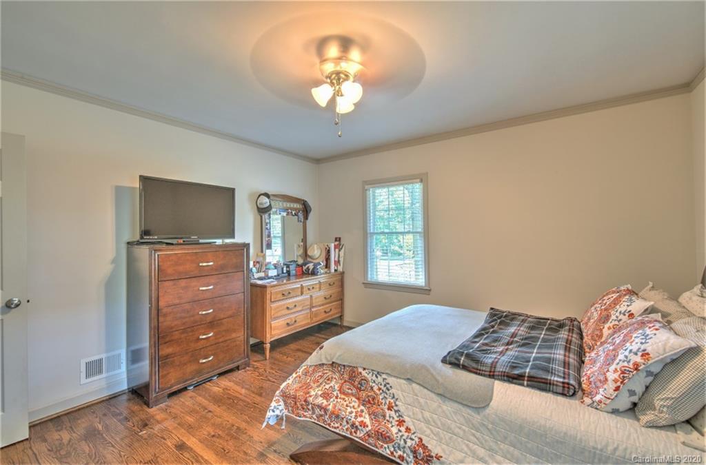 218 Hammett Bridge Road Greer, SC 29650 - Photo 37 of 38