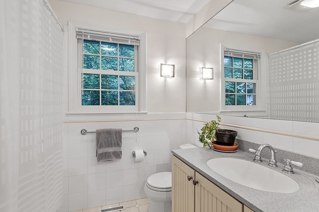 70 North Street Lexington, MA 02420 - Photo 23 of 40