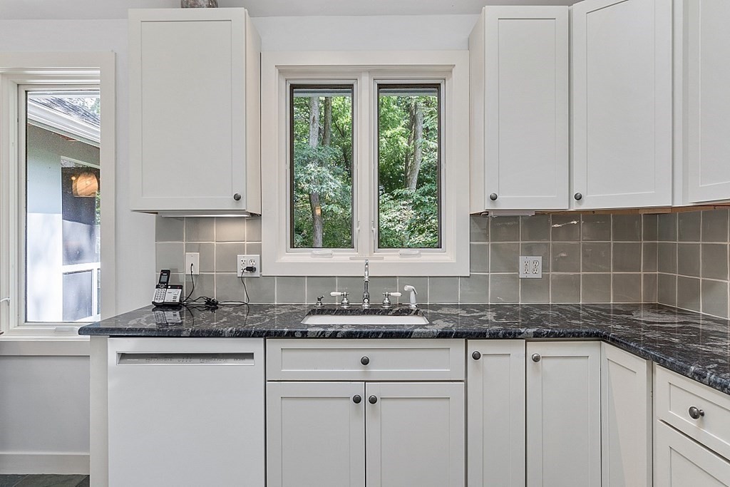 70 North Street Lexington, MA 02420 - Photo 8 of 40