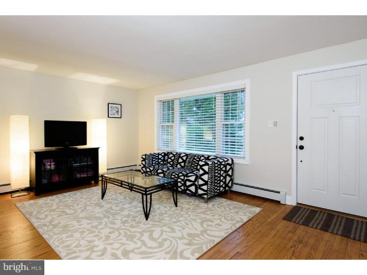 127 Sproul Road Malvern, PA 19355 - Photo 3 of 24 Living Room