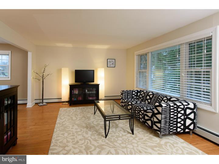 127 Sproul Road Malvern, PA 19355 - Photo 4 of 24 Living Room