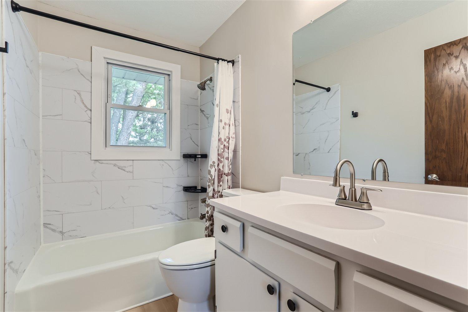 1391 County Rd C East Maplewood, MN 55109 - Photo 9 of 32 Gallery Image 9