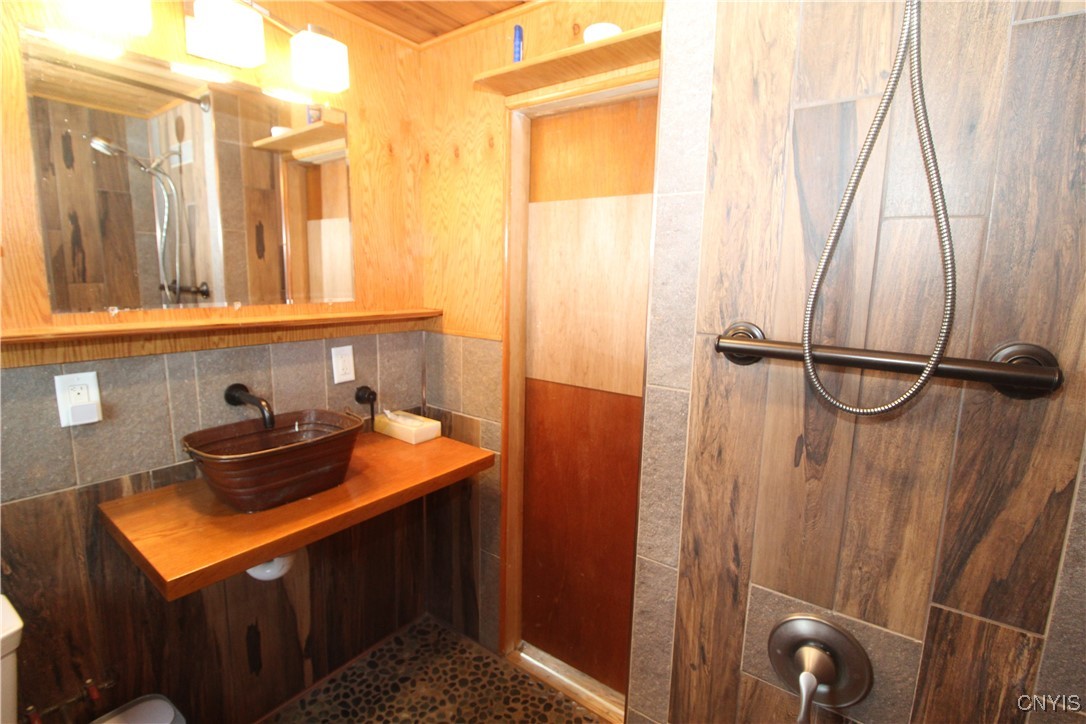 6932 Guyder Road Lysander, NY 13112 - Photo 10 of 23 Walk-in Shower