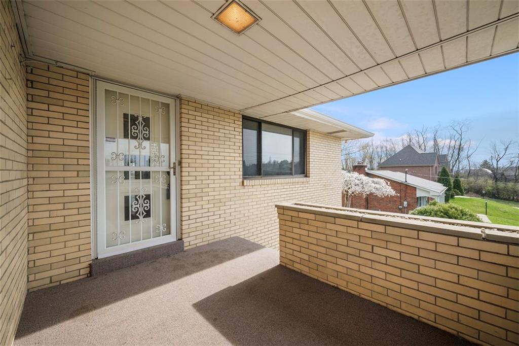 1102 East Windhaven Road Pittsburgh, PA 15205 - Photo 3 of 37 Gallery Image 3