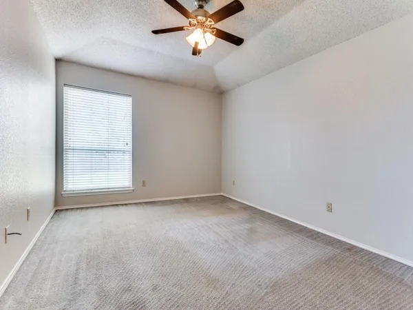 $2,200 | 7124 Summerset Drive, Benbrook, TX 76126