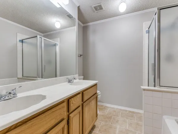 $2,200 | 7124 Summerset Drive, Benbrook, TX 76126