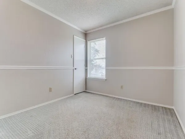 $2,200 | 7124 Summerset Drive, Benbrook, TX 76126