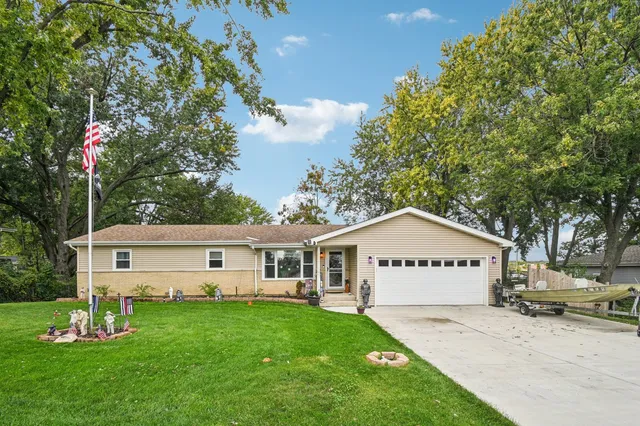 $328,500 | 117 Walona Avenue, New Lenox, IL 60451