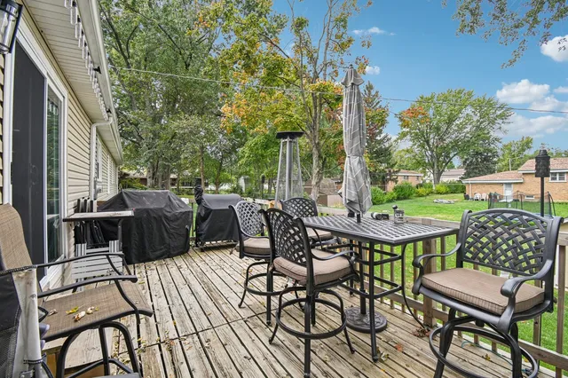 $328,500 | 117 Walona Avenue, New Lenox, IL 60451