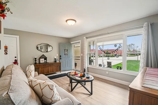 $328,500 | 117 Walona Avenue, New Lenox, IL 60451