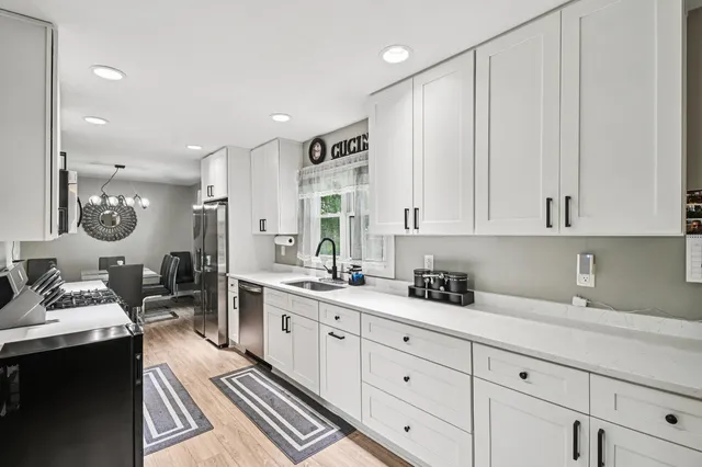 $328,500 | 117 Walona Avenue, New Lenox, IL 60451