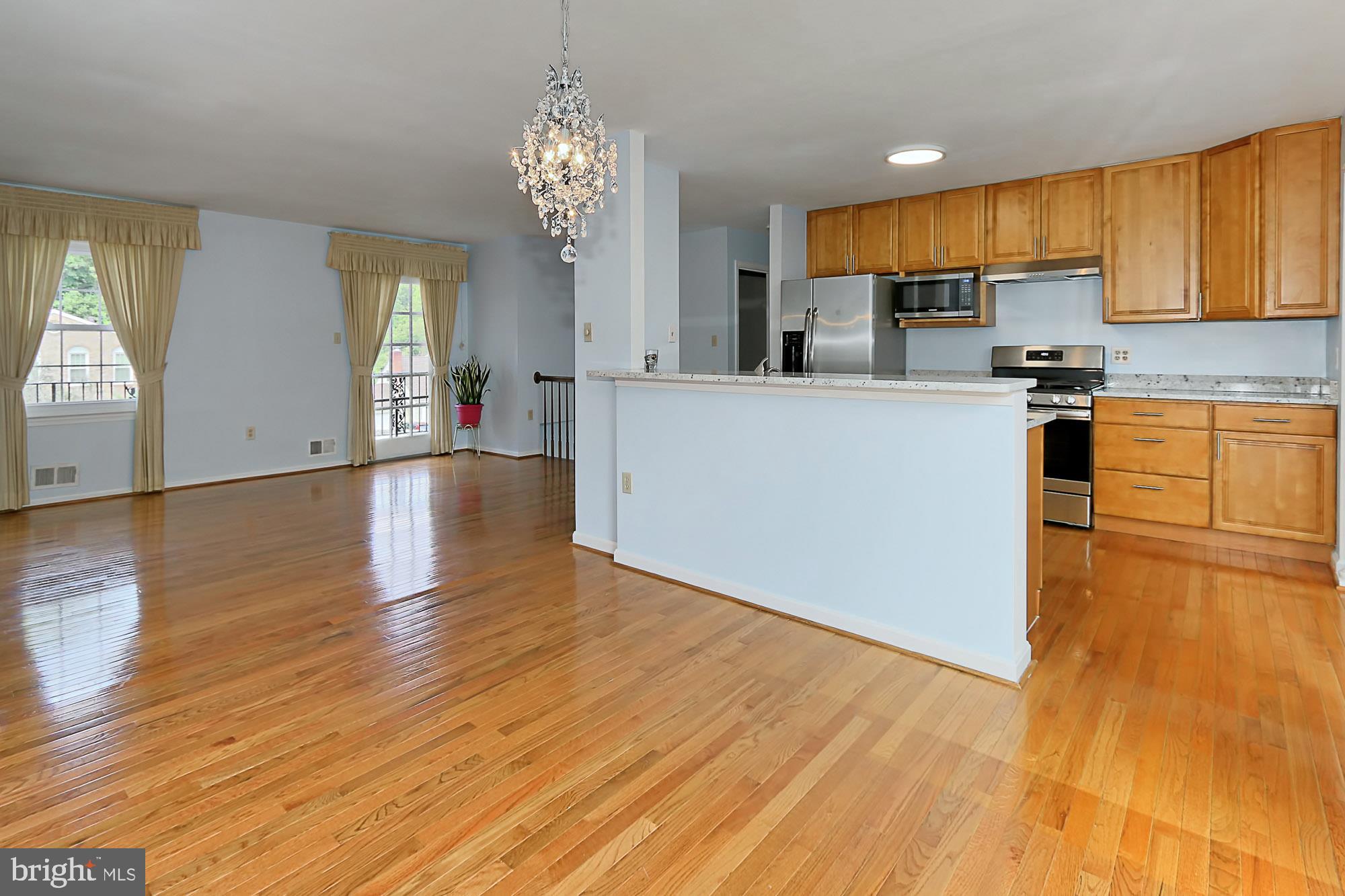 8107 Hudson Falls Way Springfield, VA 22153 - Photo 10 of 51 Gallery Image 10