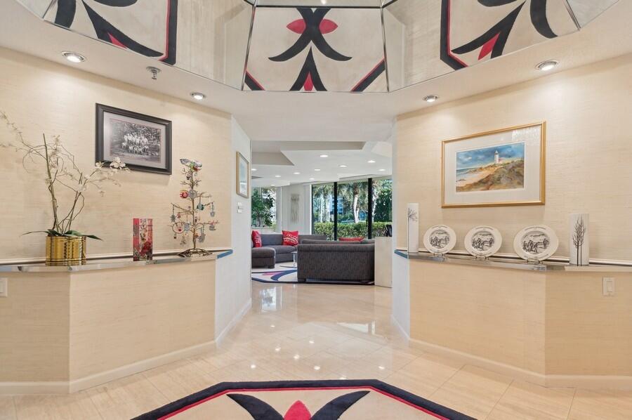 1401 South Ocean Boulevard, Unit 110 Boca Raton, FL 33432 - Photo 6 of 46 Foyer